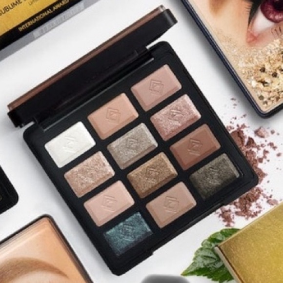 Eyeshadow palette Touch of Mr Grey - Picture 3 of 13